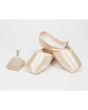 Load image into Gallery viewer, Grishko 5016 Pointe Shoe Drying Inserts
